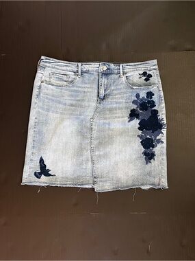 Vintage America Lt Blue Denim Mini Skirt  Navy Floral Embroidery/ 1% Elastane